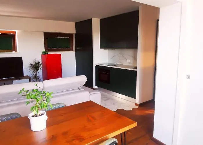 Cosy Penthouse Loft With Stunning View דירה *